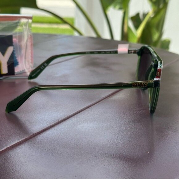 Quay On The Fly Polarized Sunglasses - Picture 9 of 13